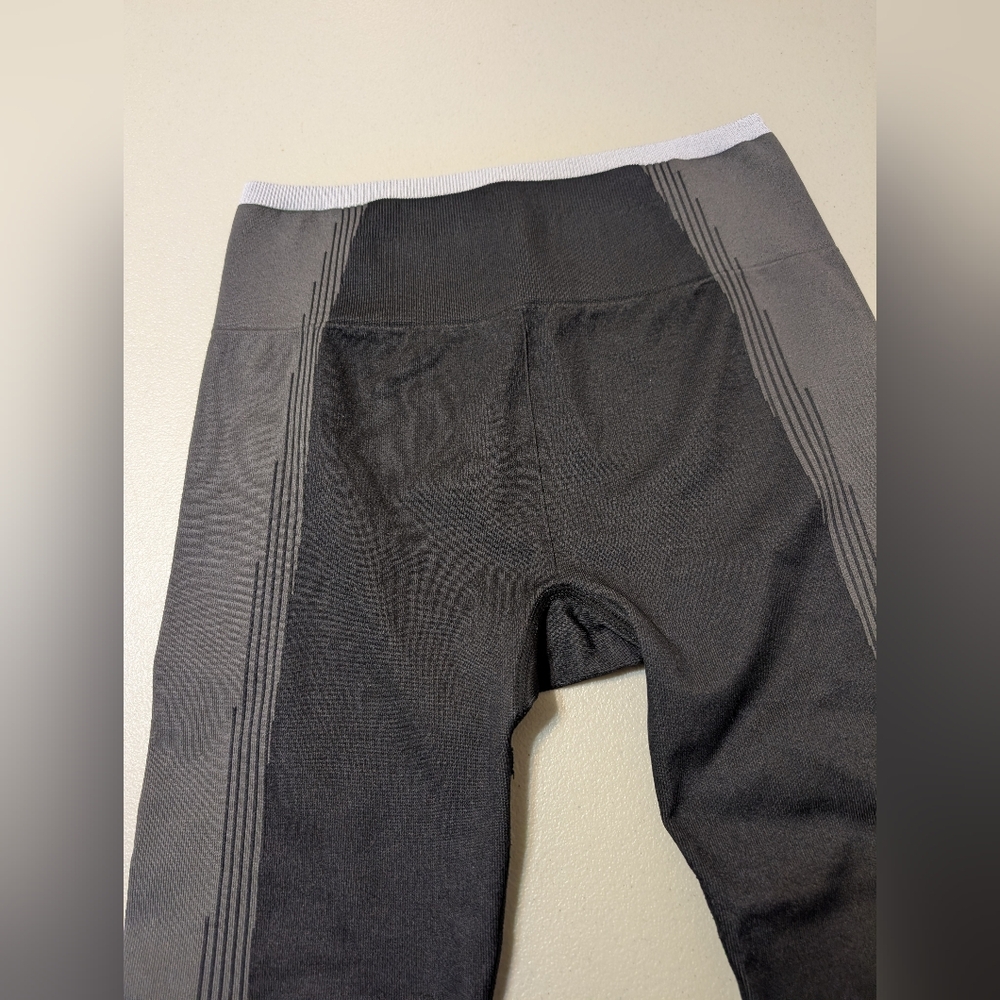 Fabletics Black And Gray Set, Medium - image 6